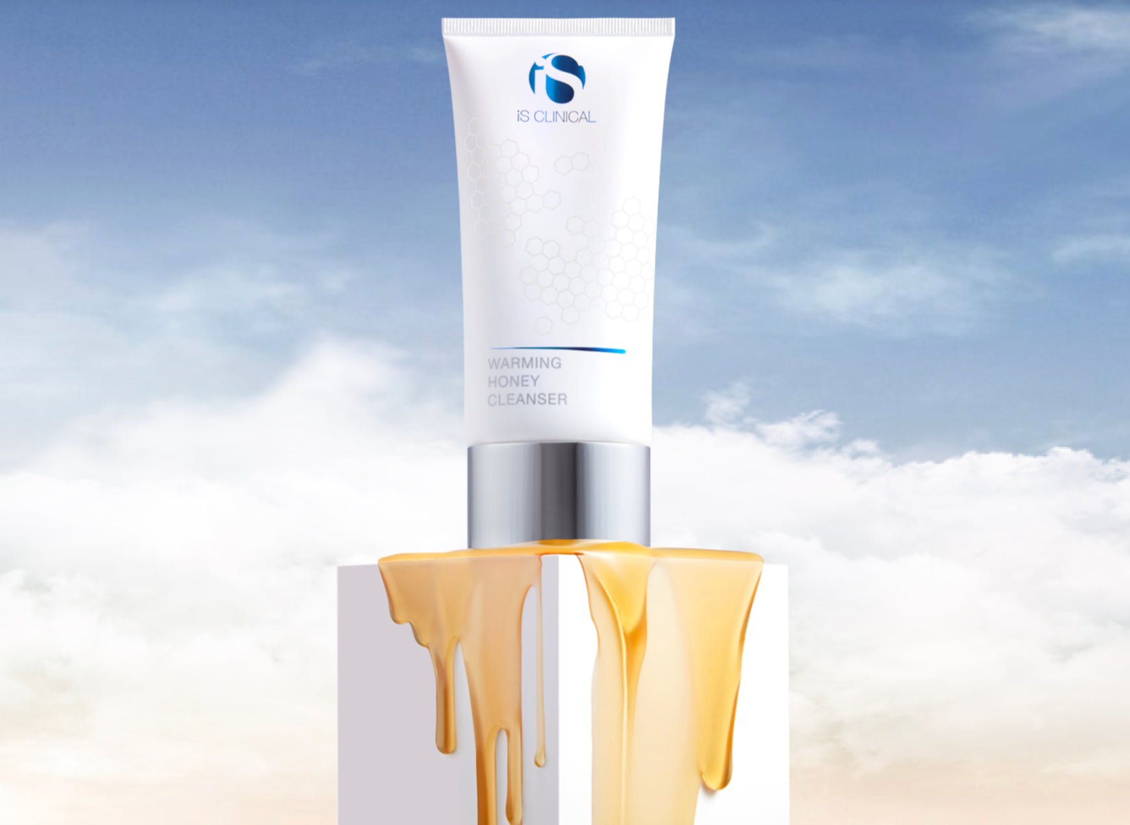 iS clinical Warming Honey Cleanser - ONASSIS SKIN